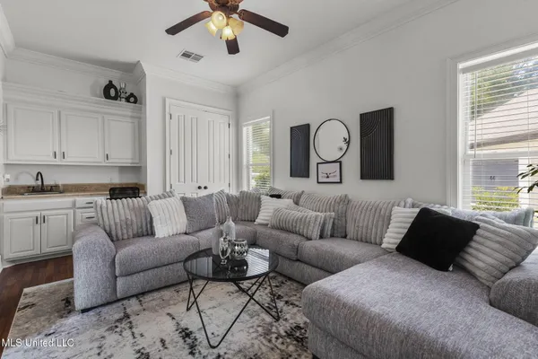 $844,900 | 131 Lakeshire Parkway, Canton, MS 39046