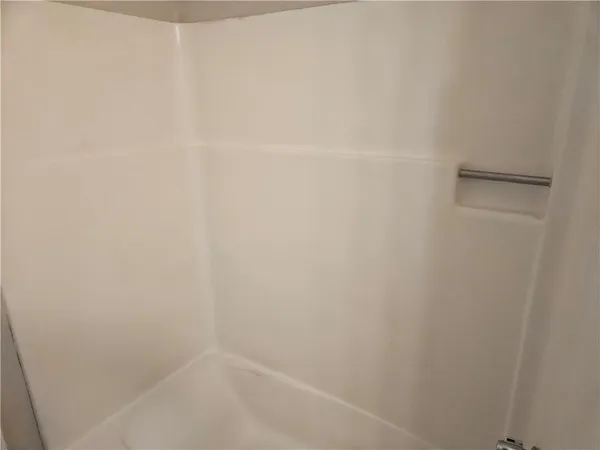 $895 | 1935 Delaware Avenue, Unit 201, Pittsburgh, PA 15218