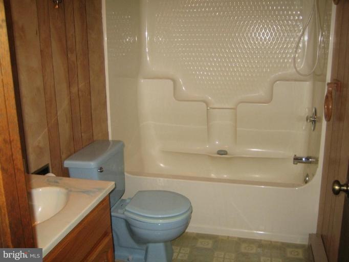 196 Troy Road Louisa, VA 23093 - Photo 20 of 22 Bath #2