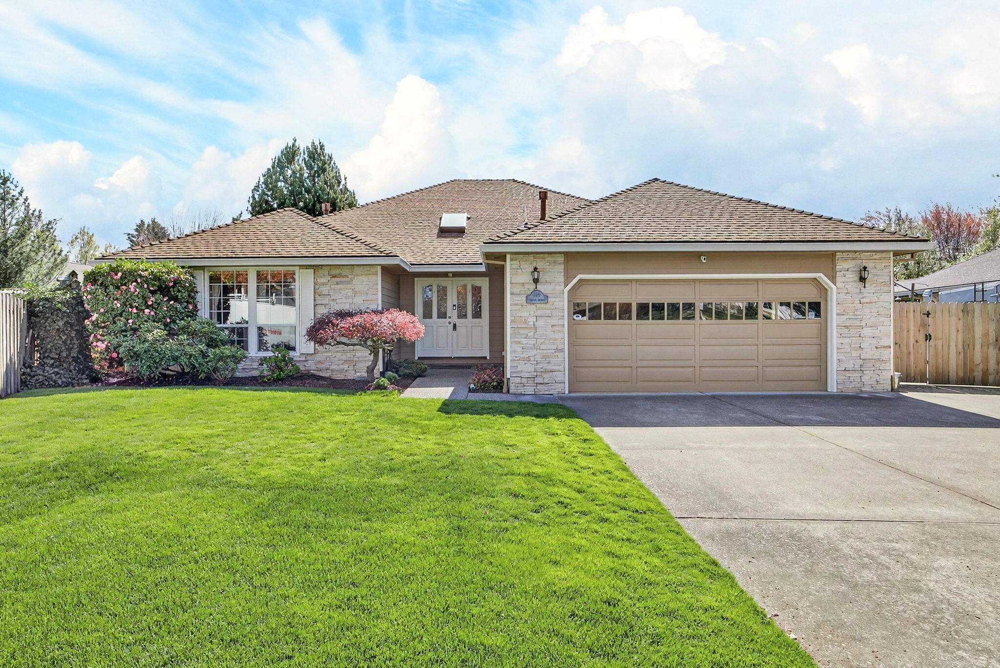 489 Vincent Avenue Central Point, OR 97502 - Photo 1 of 38 Vincent