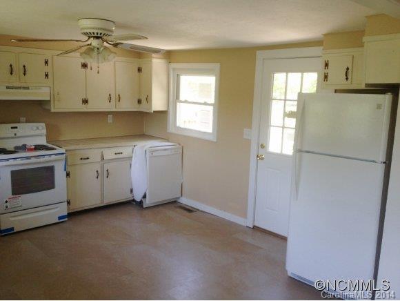 46 Dillingham Road Brevard, NC 28712 - Photo 8 of 24 Gallery Image 8