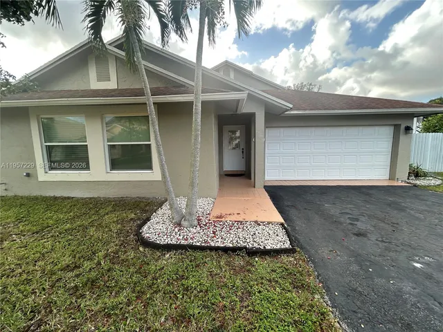 $4,000 | 18730 Northwest 77th Court, Unit 18730, Hialeah, FL 33015