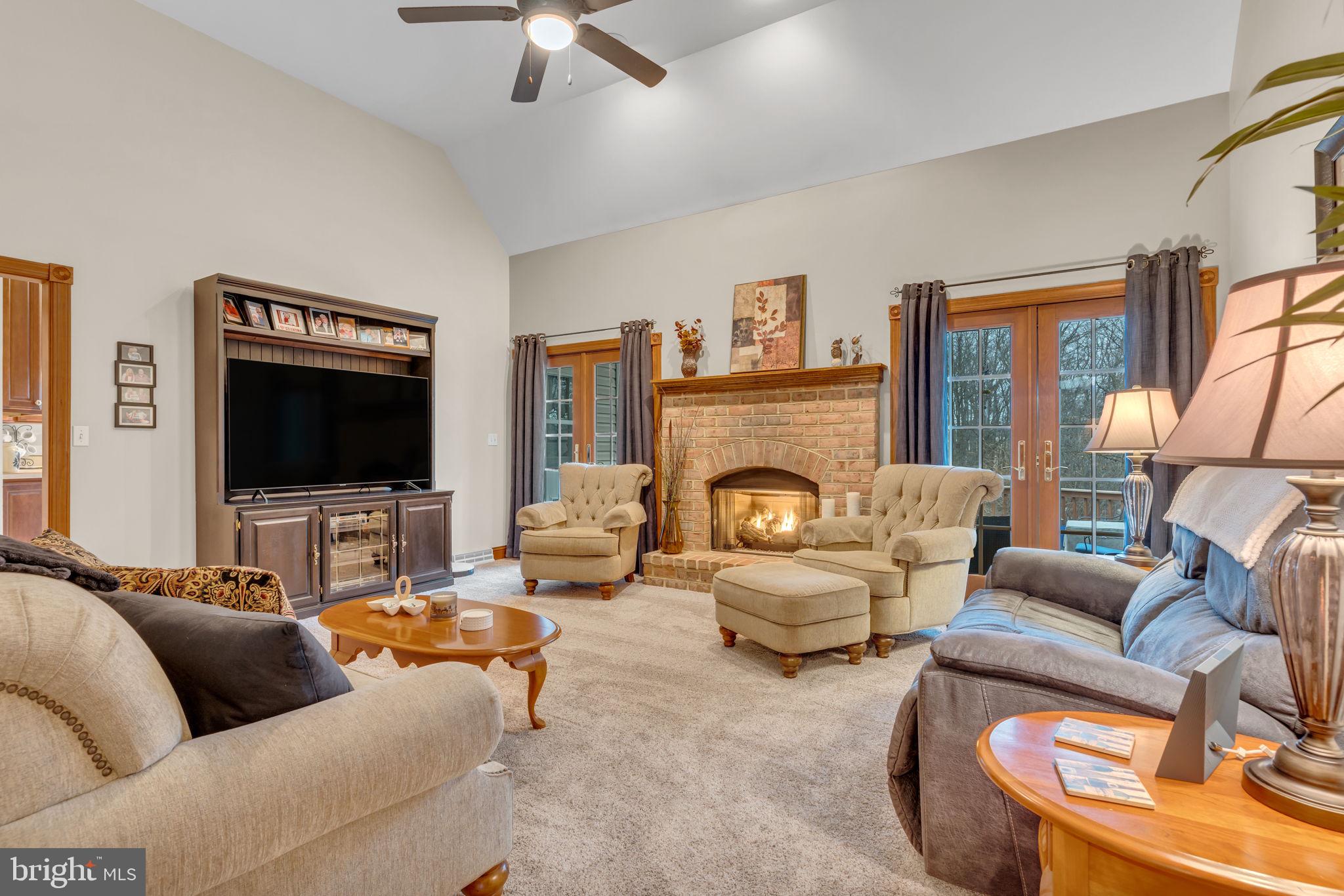 112 Big Pond Road Shippensburg, PA 17257 - Photo 13 of 29 LIVINGROOM