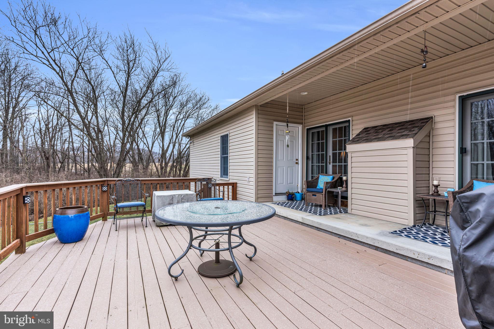 REAR DECK