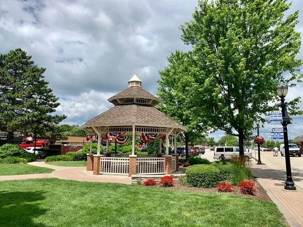 $450,000 | 305 2nd Court, Crystal Lake, IL 60014