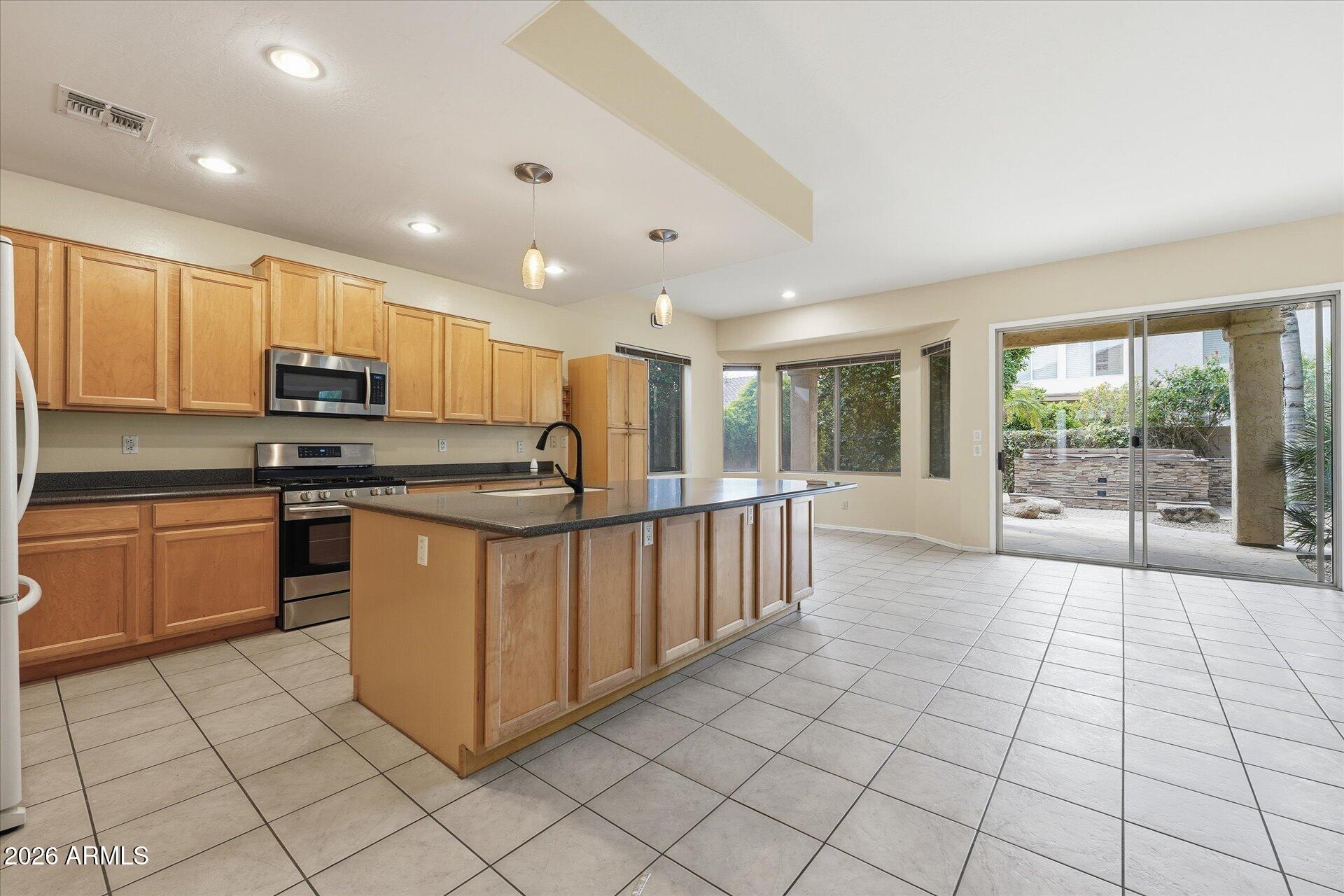 485 East Ranch Road Gilbert, AZ 85296 - Photo 12 of 77 12-Kitchen