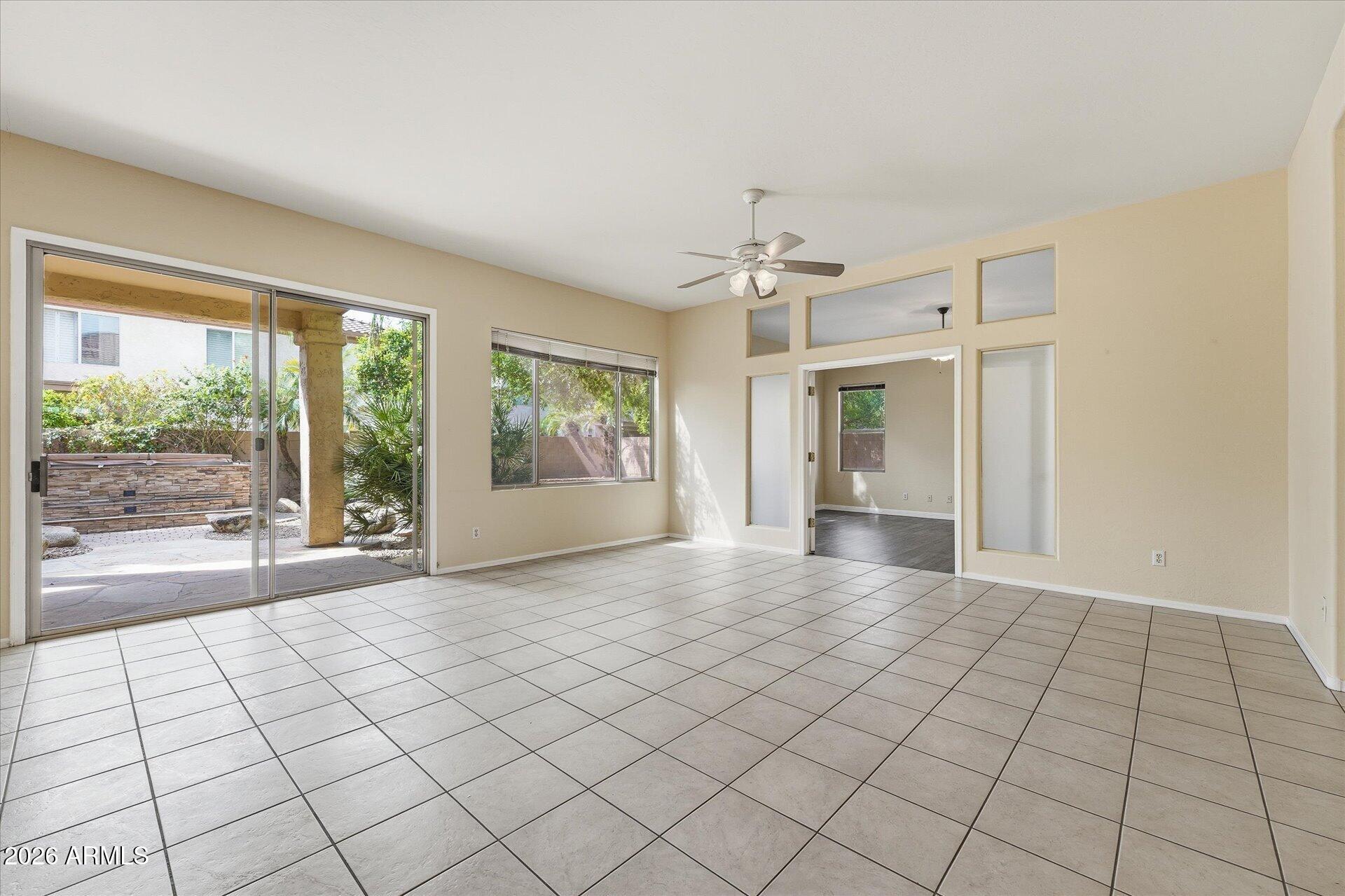 485 East Ranch Road Gilbert, AZ 85296 - Photo 24 of 77 22-Family Room