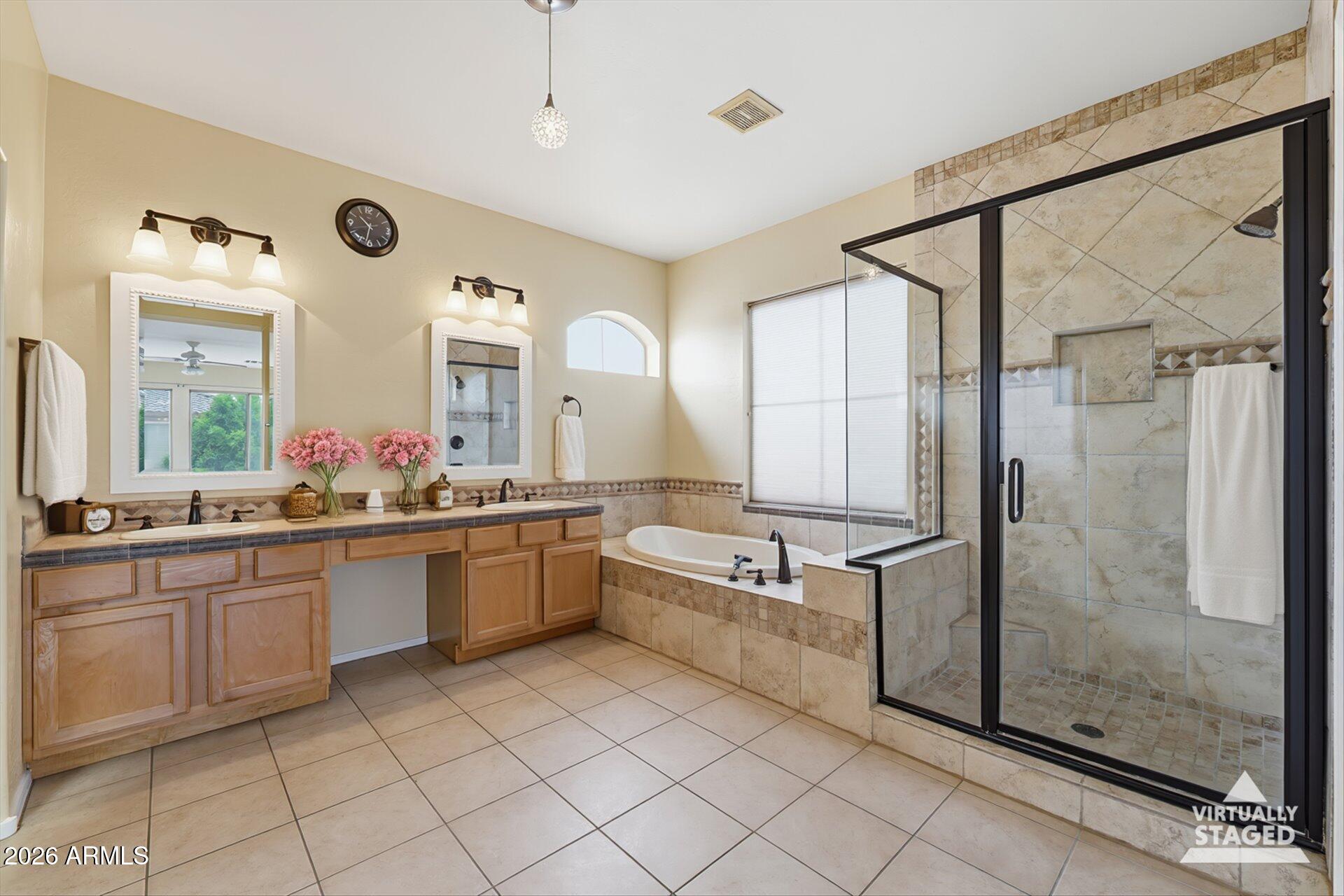 485 East Ranch Road Gilbert, AZ 85296 - Photo 52 of 77 52-Primary Bathroom (staged)