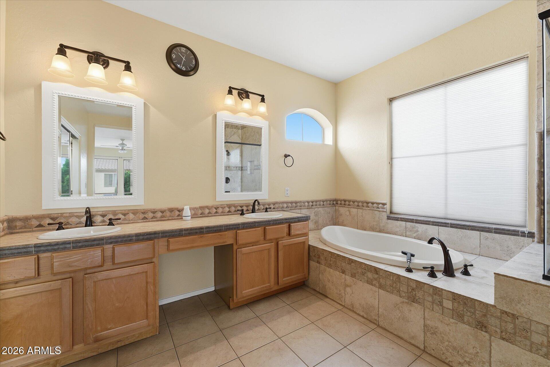 485 East Ranch Road Gilbert, AZ 85296 - Photo 53 of 77 53-Primary Bathroom