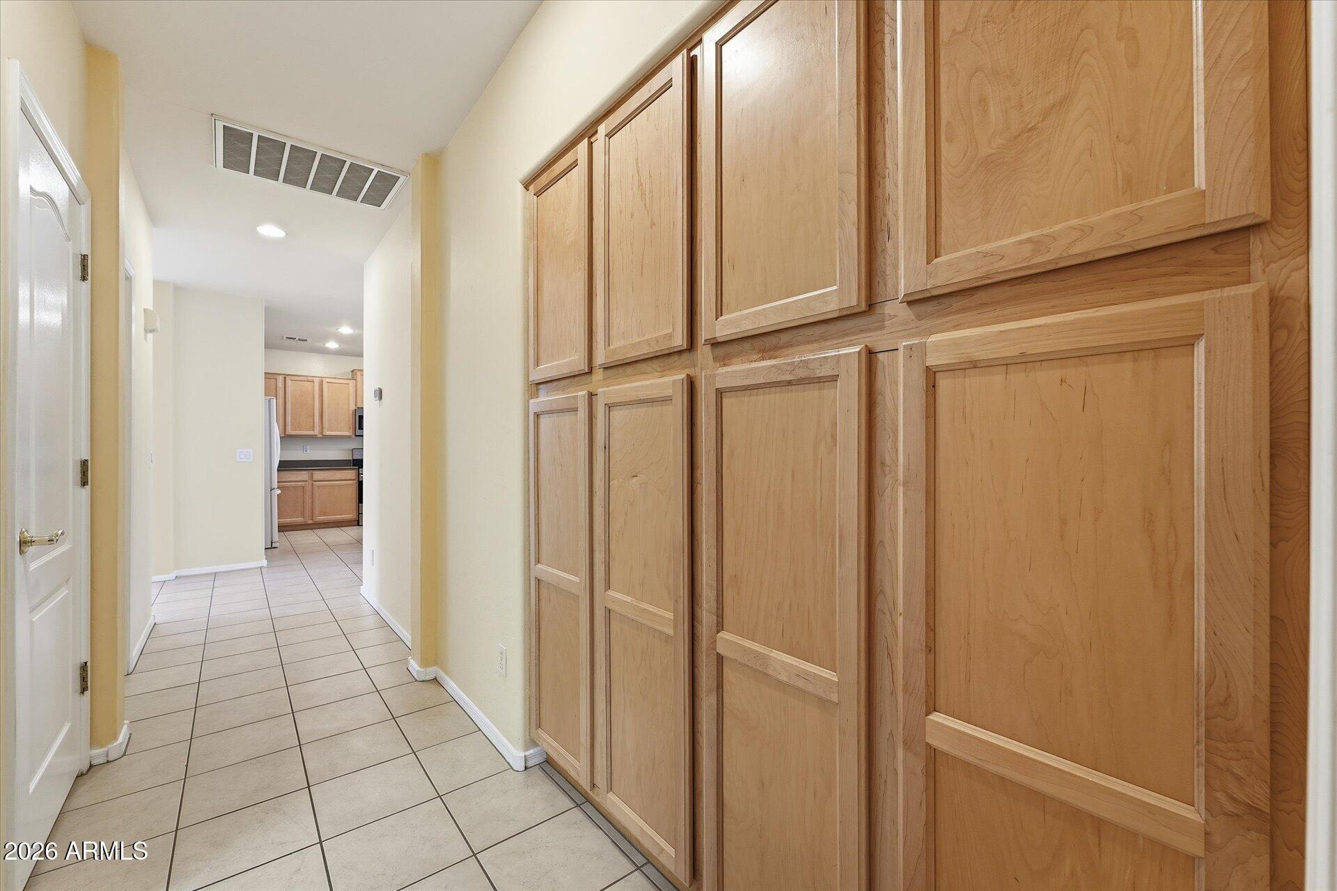 485 East Ranch Road Gilbert, AZ 85296 - Photo 63 of 77 64-Hallway