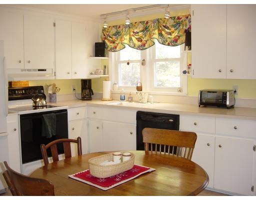 17 Roberta Road Sharon, MA 02067 - Photo 7 of 15 Gallery Image 7
