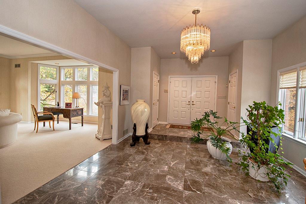 22 Woodland Road Pittsburgh, PA 15232 - Photo 2 of 25 Gallery Image 2