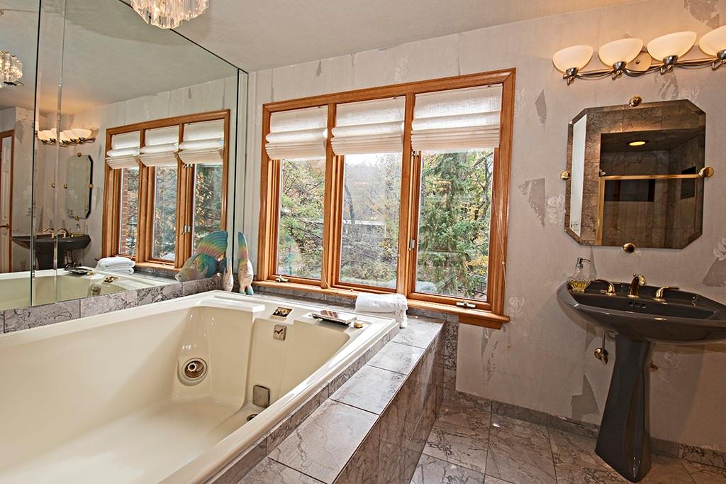 22 Woodland Road Pittsburgh, PA 15232 - Photo 15 of 25 Gallery Image 15