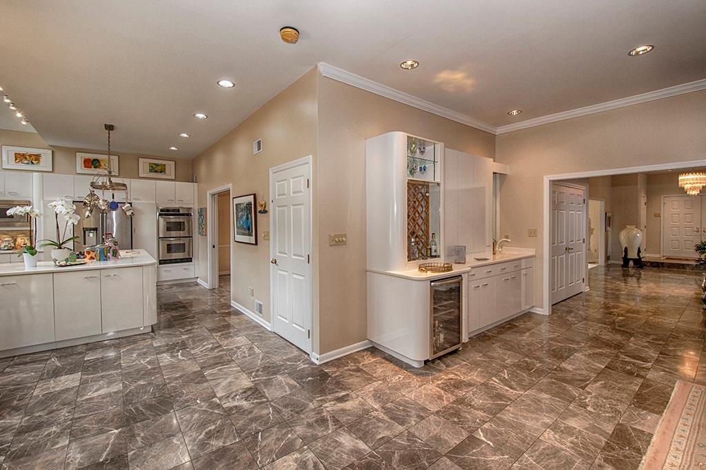 22 Woodland Road Pittsburgh, PA 15232 - Photo 8 of 25 Gallery Image 8