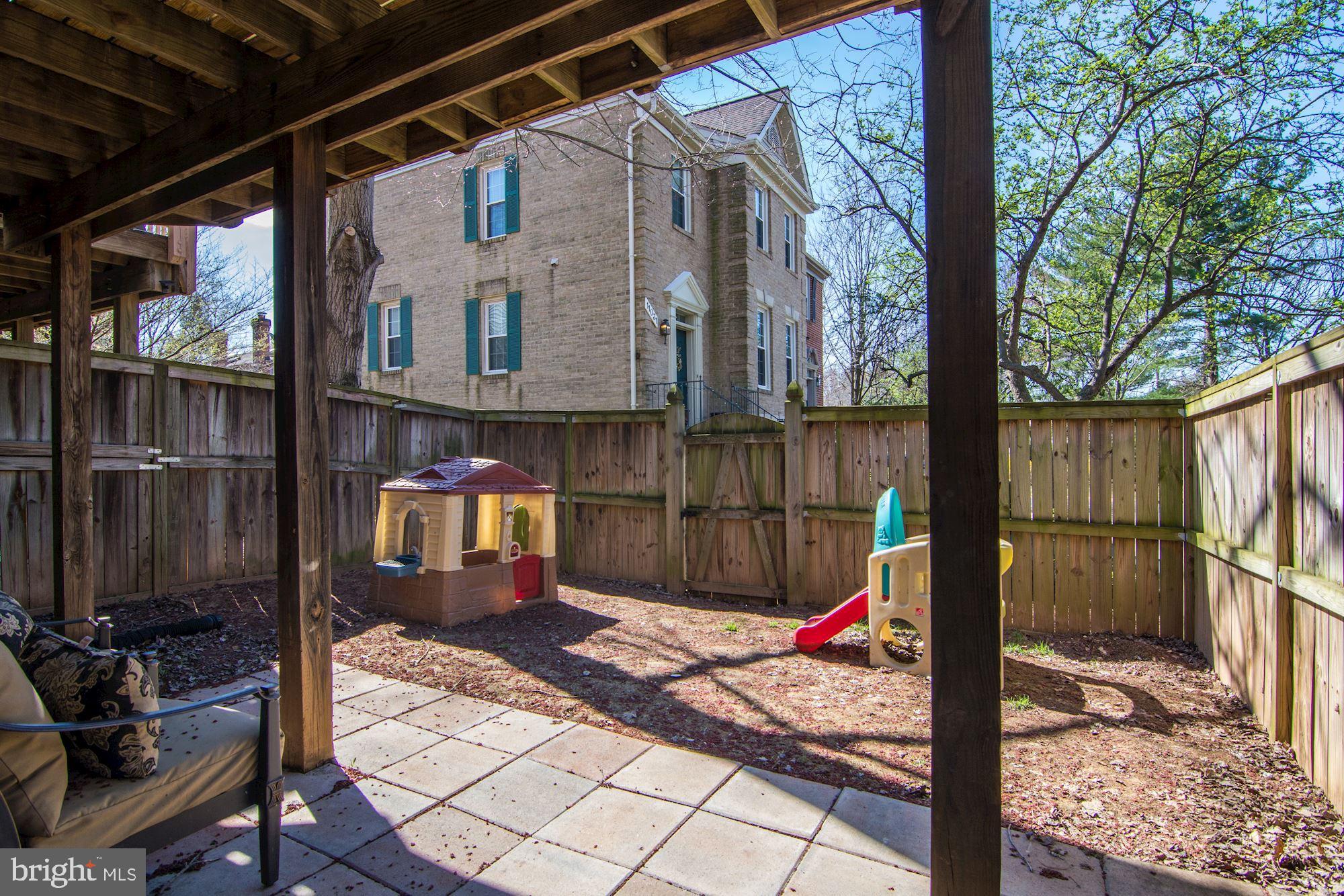 6044 Loganwood Drive North Bethesda, MD 20852 - Photo 22 of 25