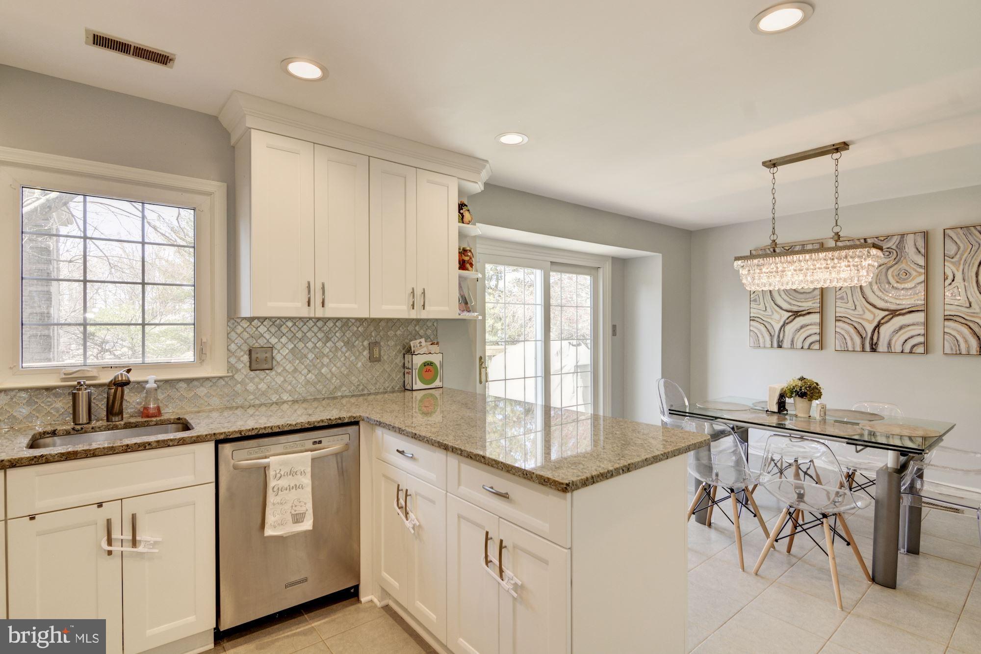 6044 Loganwood Drive North Bethesda, MD 20852 - Photo 8 of 25