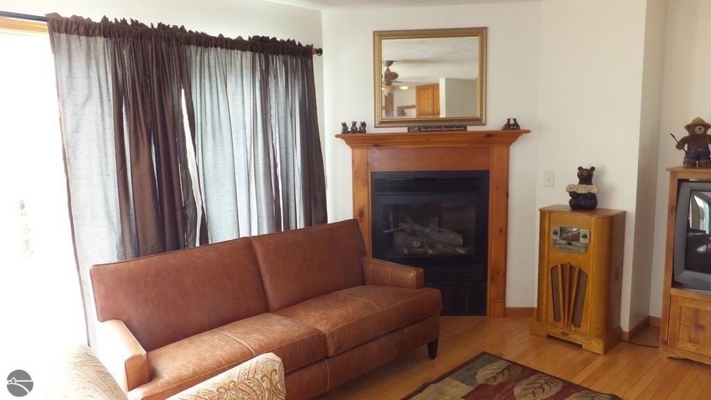 15200 Stanley Road Beulah, MI 49617 - Photo 8 of 45 1786045-7.JPG
