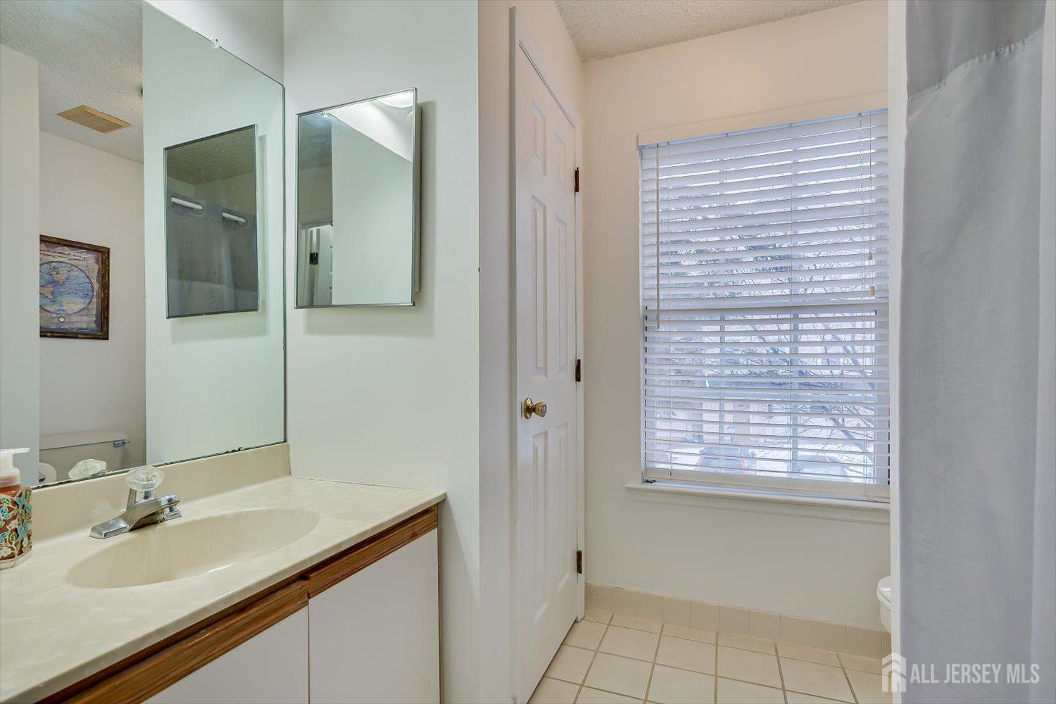 150 Prestwick Way Edison, NJ 08820 - Photo 19 of 23