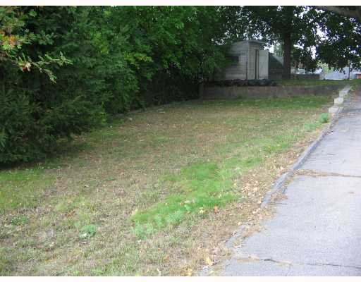 36 Congress Street Woonsocket, RI 02895 - Photo 4 of 4 Yard/Garden.