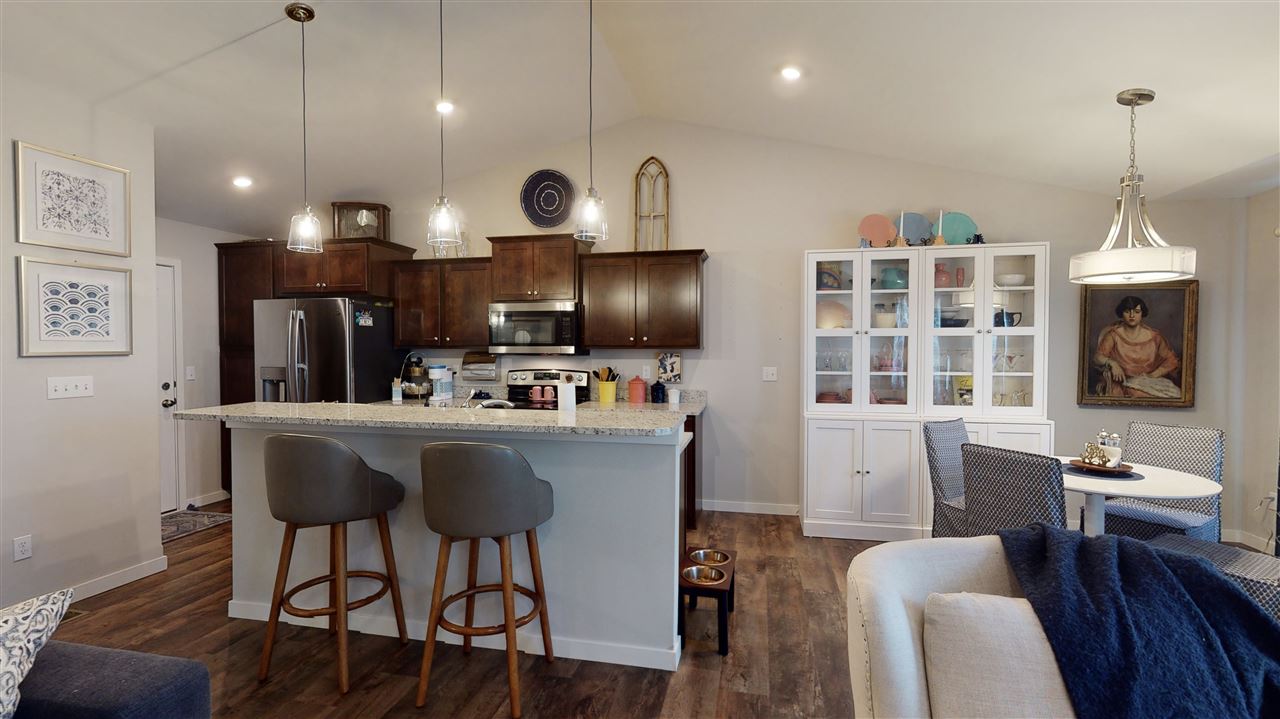 2202 Shady Grove Road Southwest Cedar Rapids, IA 52404 - Photo 9 of 26 Gallery Image 9