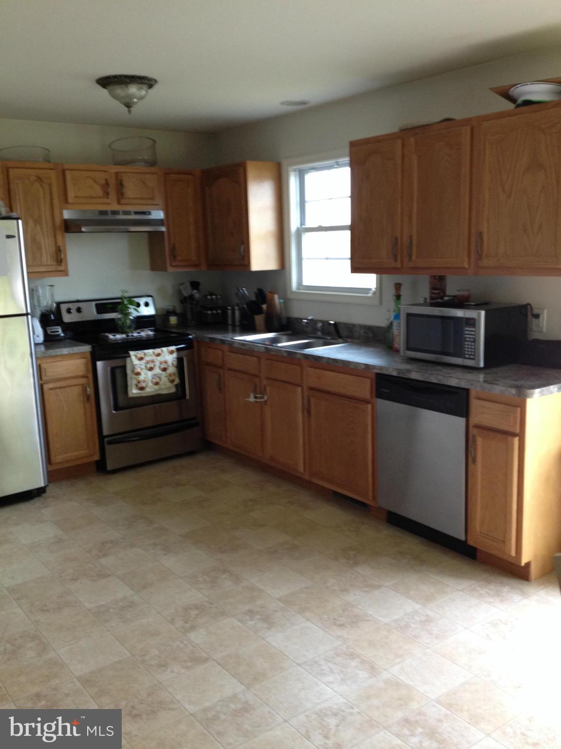 5 Fuzzy Tail Drive Ranson, WV 25438 - Photo 2 of 30 Kitchen