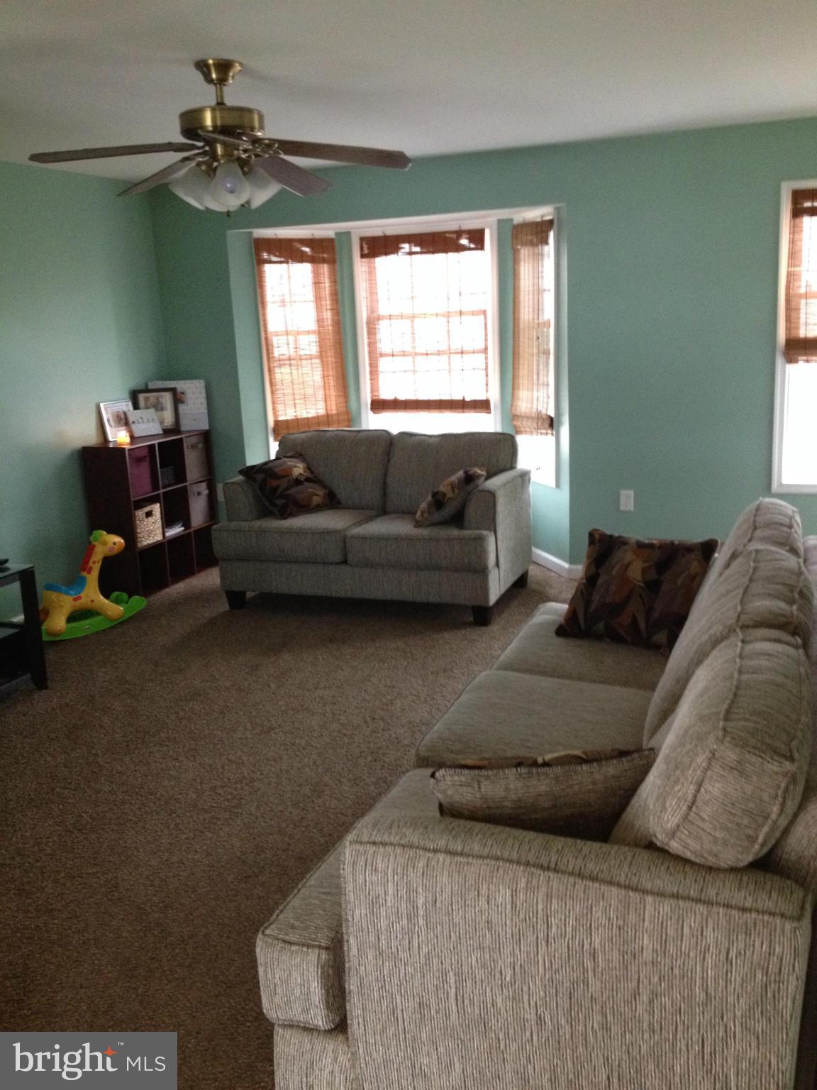 5 Fuzzy Tail Drive Ranson, WV 25438 - Photo 11 of 30 Living Room