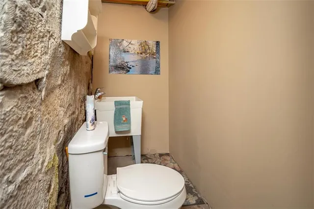 $279,000 | 110 East Piankishaw Street, Paola, KS 66071