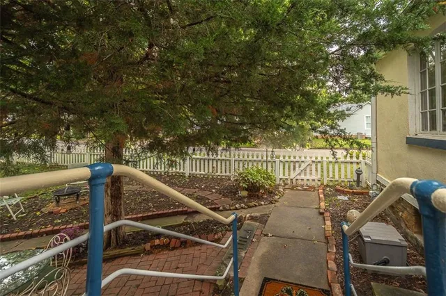 $279,000 | 110 East Piankishaw Street, Paola, KS 66071