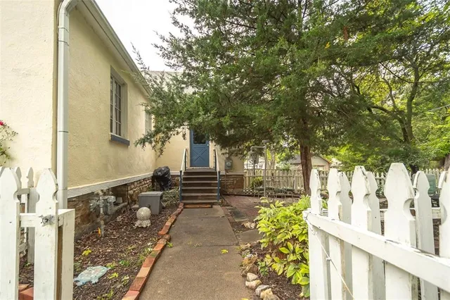 $279,000 | 110 East Piankishaw Street, Paola, KS 66071