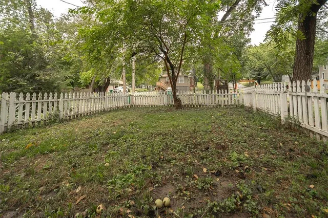 $279,000 | 110 East Piankishaw Street, Paola, KS 66071