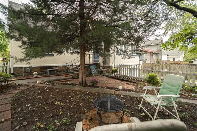 $279,000 | 110 East Piankishaw Street, Paola, KS 66071