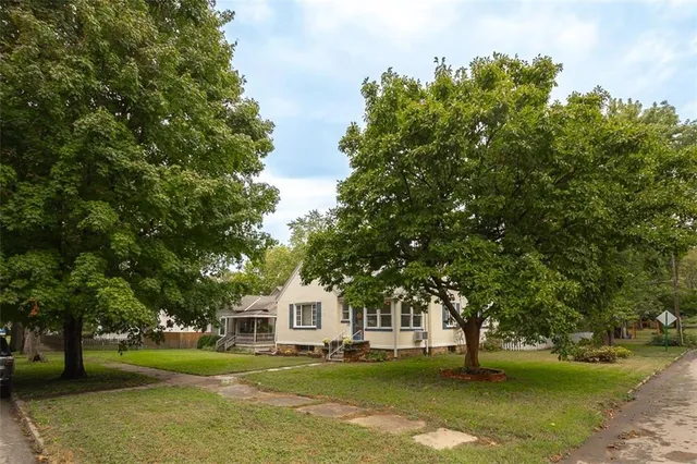 $279,000 | 110 East Piankishaw Street, Paola, KS 66071
