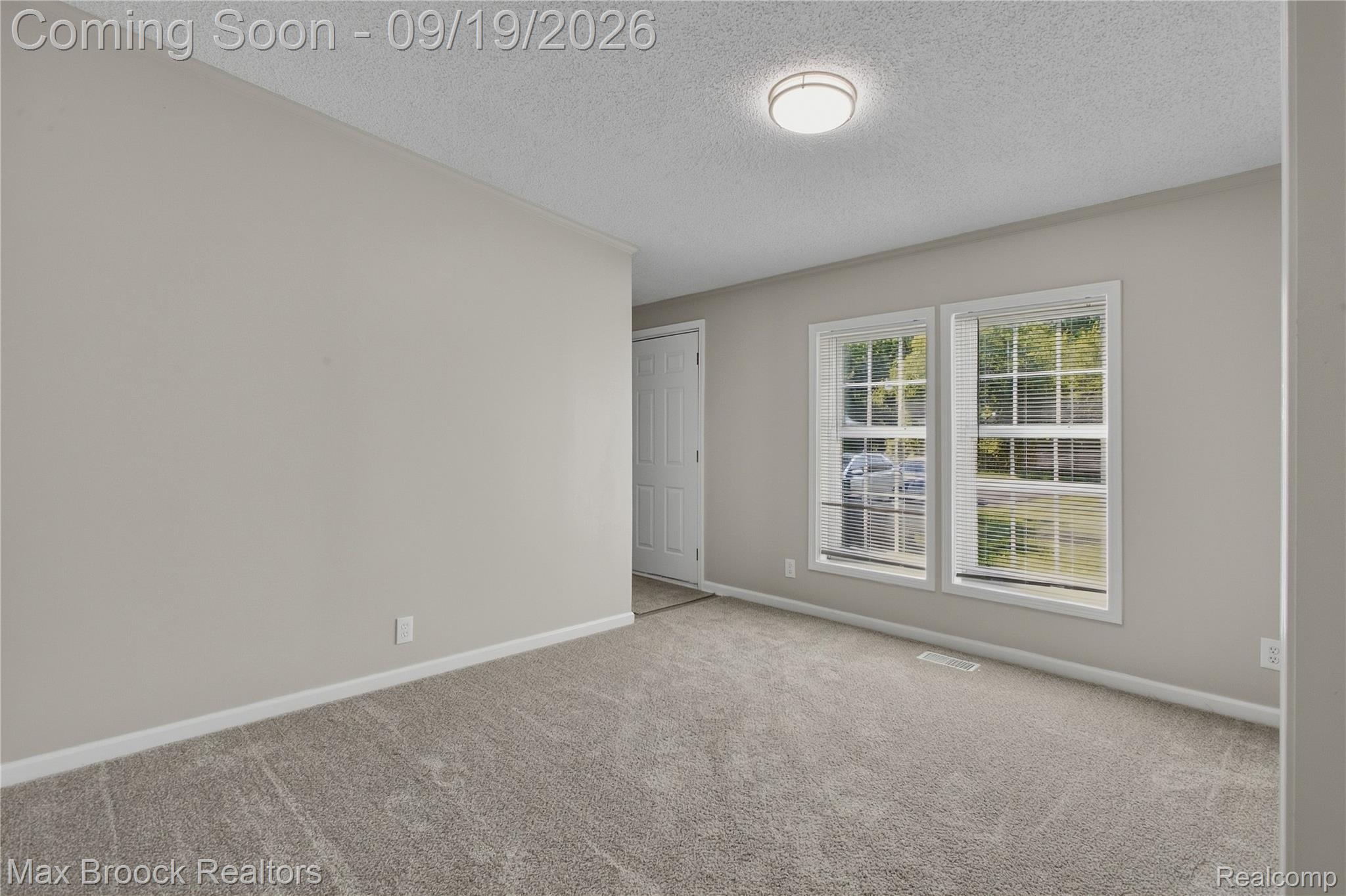 2267 Howe Road Burton, MI 48519 - Photo 26 of 68 IMG_2806.JPG