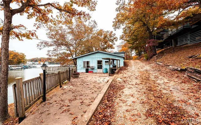 $2,299,000 | 70 North Shore Resort Road, Eldon, MO 65026