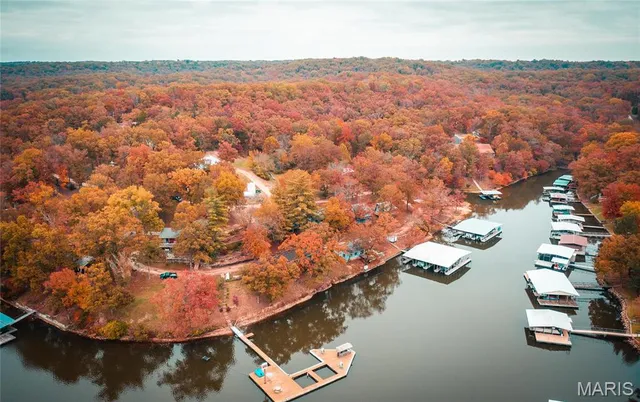 $2,299,000 | 70 North Shore Resort Road, Eldon, MO 65026