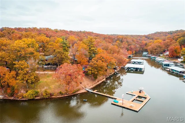 $2,299,000 | 70 North Shore Resort Road, Eldon, MO 65026