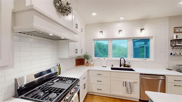 $610,000 | 5612 Northwest 96th Street, Kansas City, MO 64154
