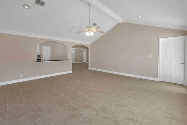 $2,800 | 2910 Norwich Street, Pearland, TX 77584