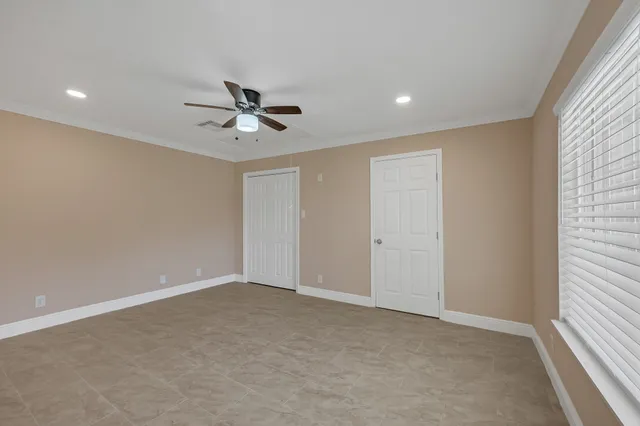 $2,800 | 2910 Norwich Street, Pearland, TX 77584