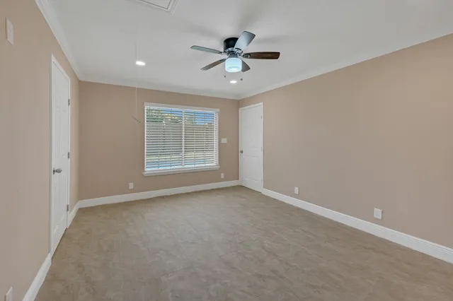 $2,800 | 2910 Norwich Street, Pearland, TX 77584