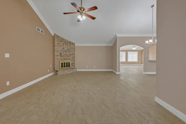 $2,800 | 2910 Norwich Street, Pearland, TX 77584