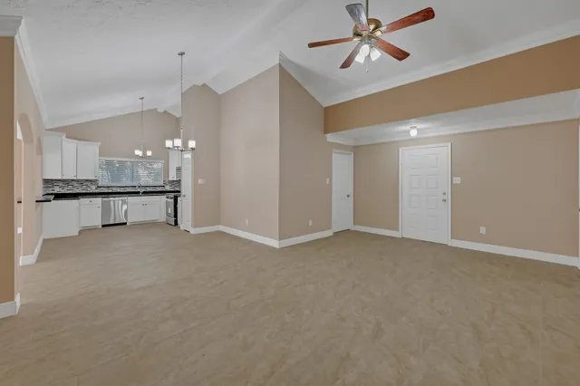 $2,800 | 2910 Norwich Street, Pearland, TX 77584