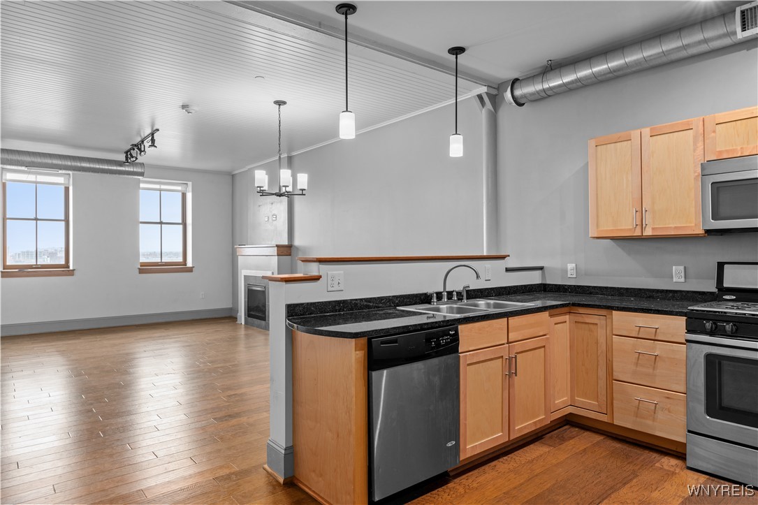 149 Swan Street, Unit 403 Buffalo, NY 14203 - Photo 2 of 26