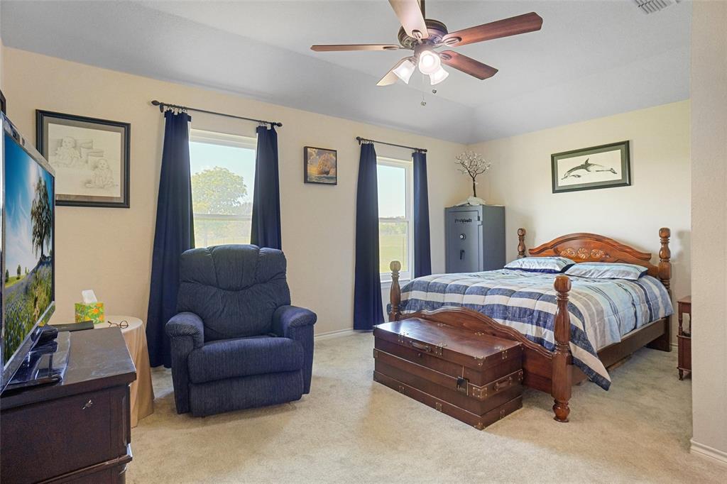 130 Longbranch Drive Decatur, TX 76234 - Photo 13 of 33