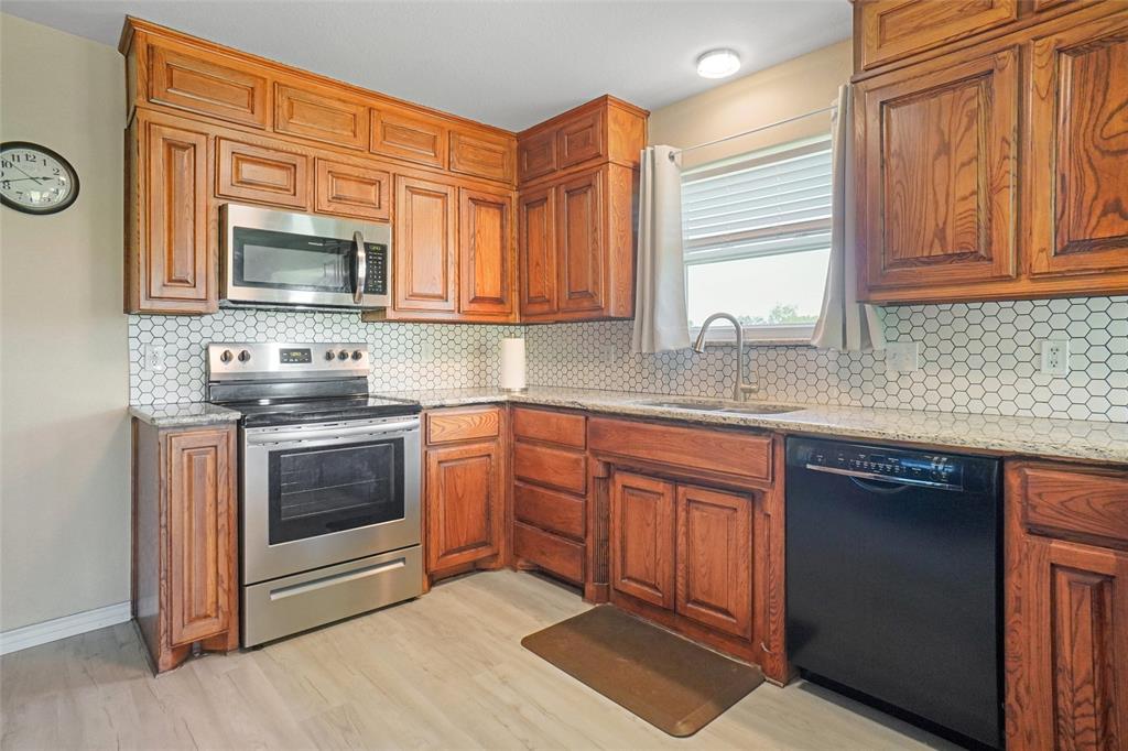 130 Longbranch Drive Decatur, TX 76234 - Photo 8 of 33