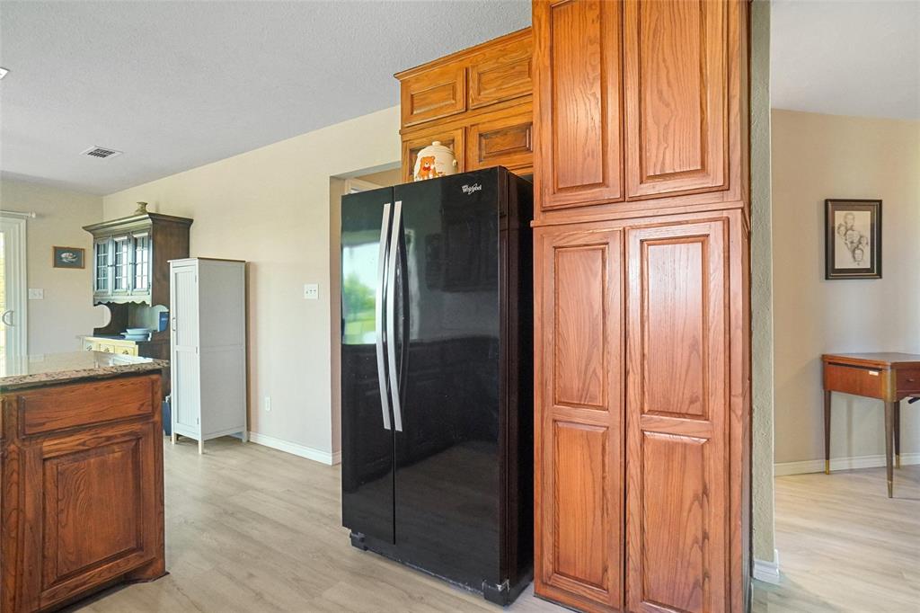 130 Longbranch Drive Decatur, TX 76234 - Photo 9 of 33