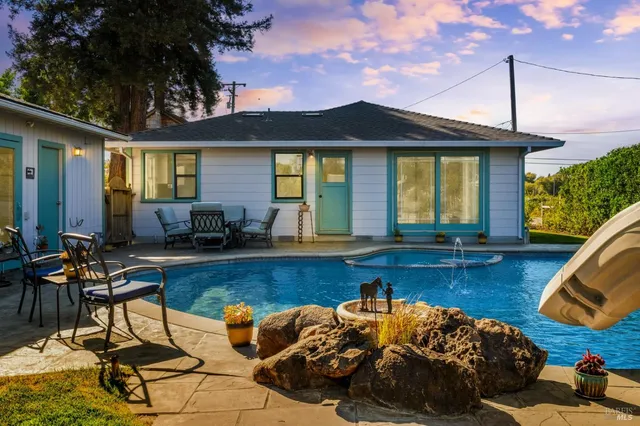 $1,200,000 | 5111 Todd Road, Sebastopol, CA 95472