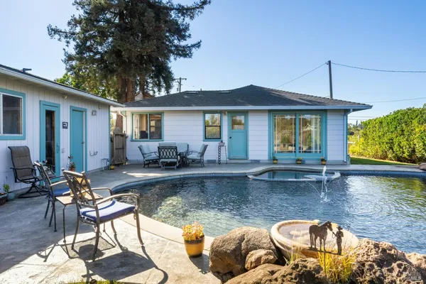 $1,100,000 | 5111 Todd Road, Sebastopol, CA 95472