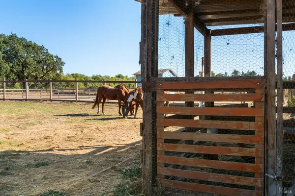 $1,100,000 | 5111 Todd Road, Sebastopol, CA 95472