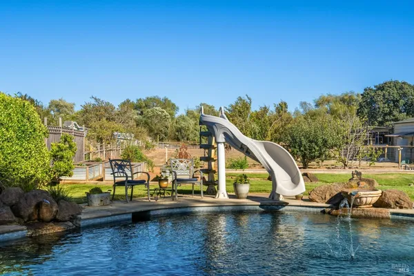 $1,100,000 | 5111 Todd Road, Sebastopol, CA 95472